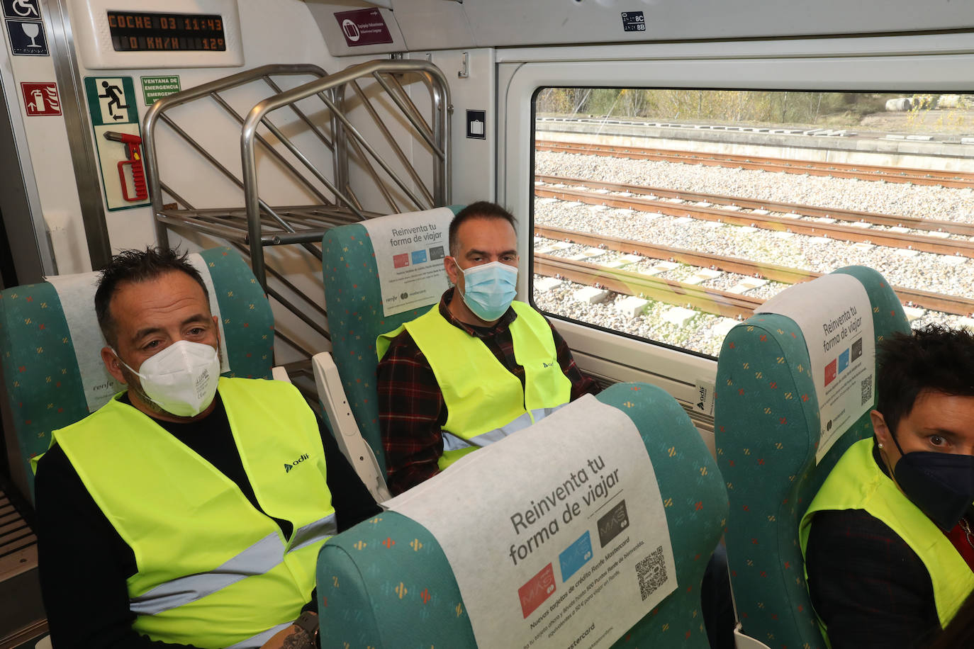 Fotos: Día histórico para Asturias con el primer tren de pasajeros que cruza la variante de Pajares