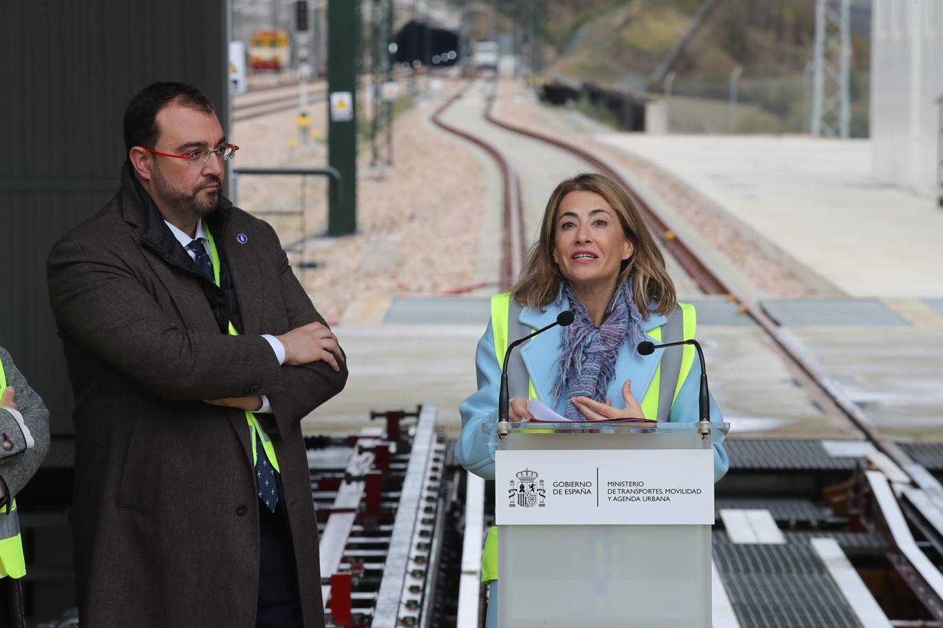 Fotos: Día histórico para Asturias con el primer tren de pasajeros que cruza la variante de Pajares