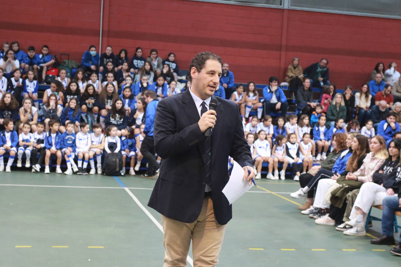 Fotos: Ilusión y deporte en la presentación de los equipos del Inmaculada