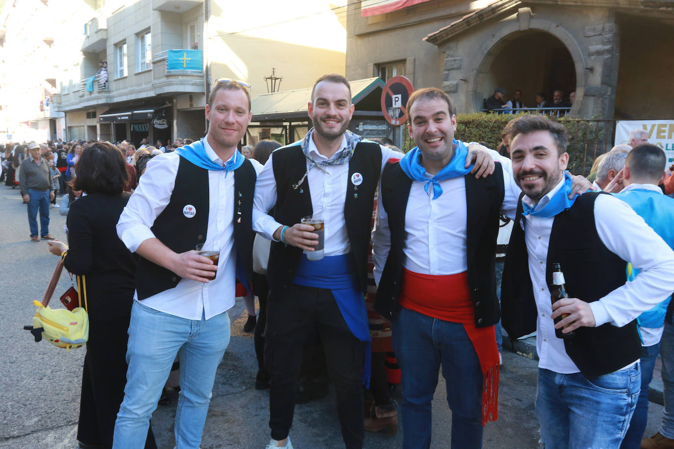 Fotos: La fiesta de los Humanitarios llena las calles de Moreda