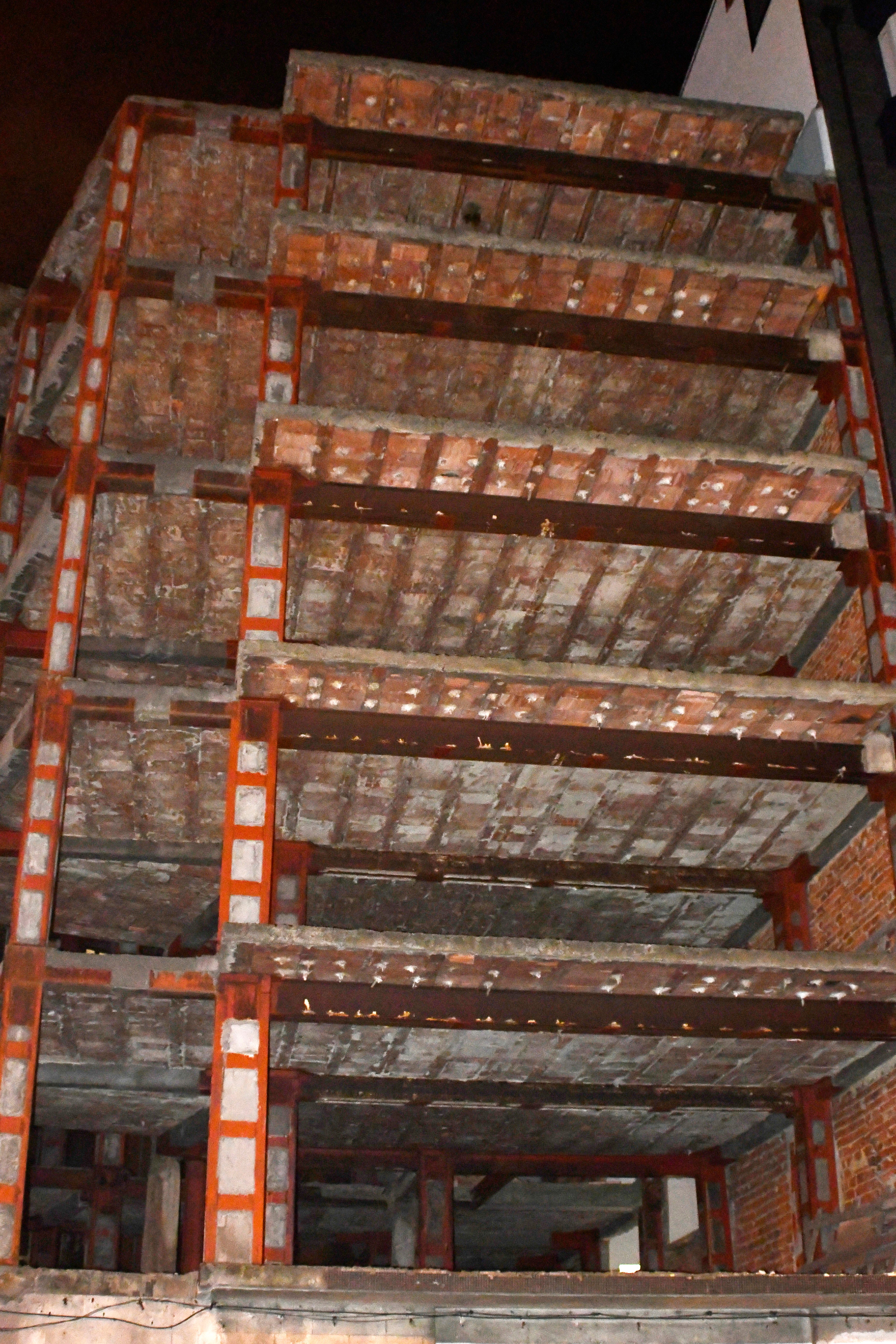 Fotos: Demolición del esqueleto de El Carbayedo