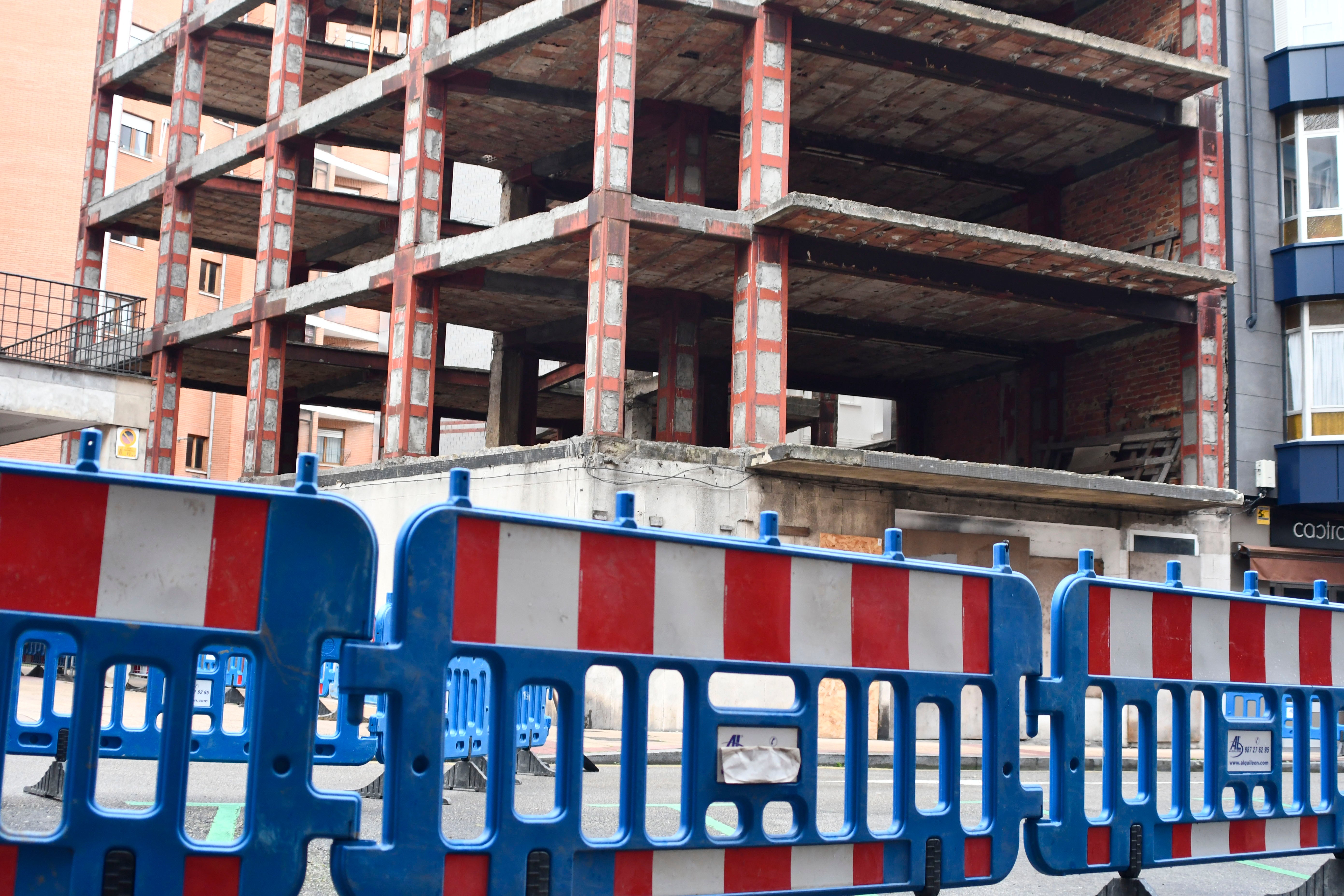 Fotos: Demolición del esqueleto de El Carbayedo