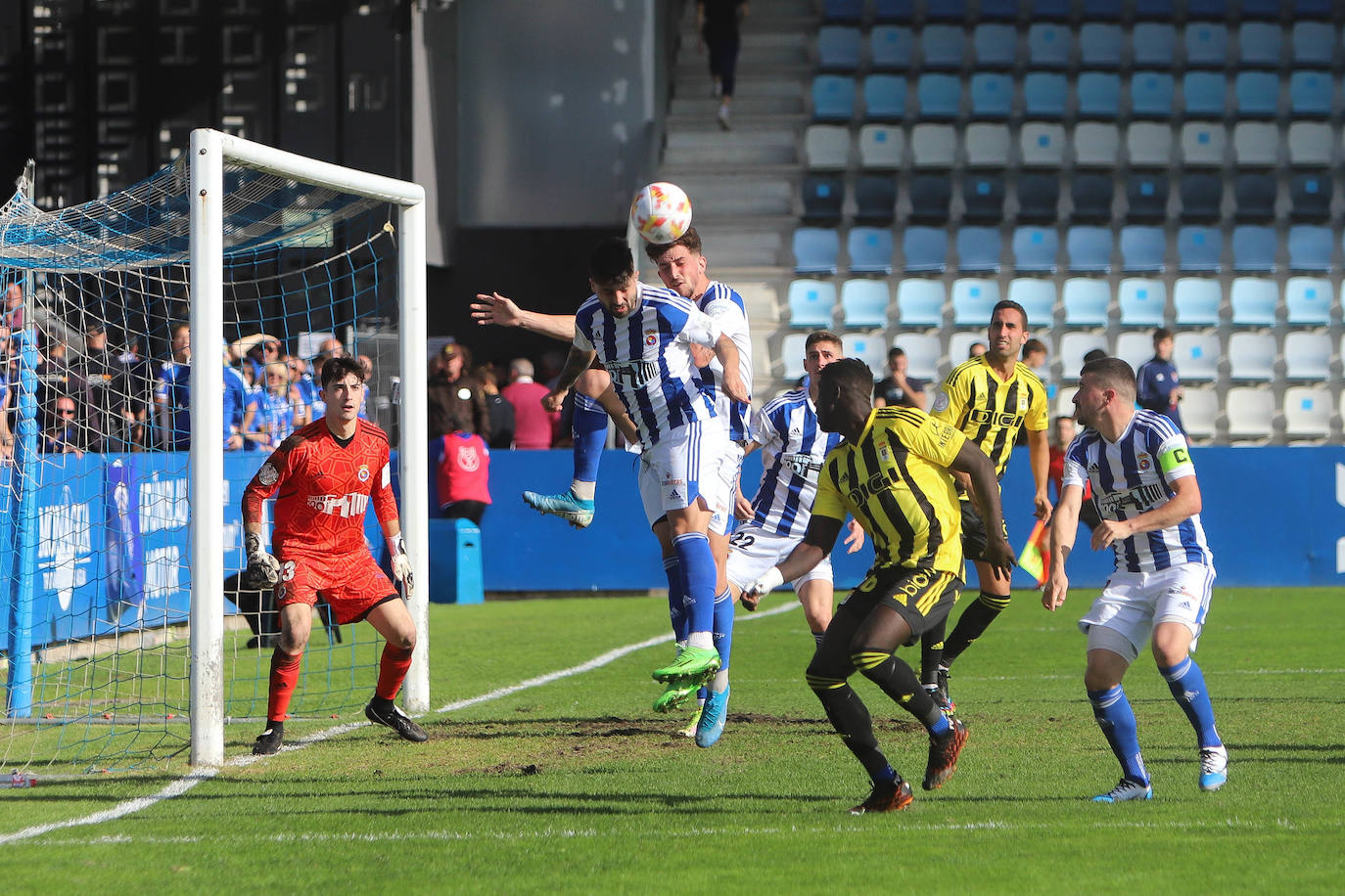 Fotos: Las mejores jugadas del Gimnástica-Real Oviedo