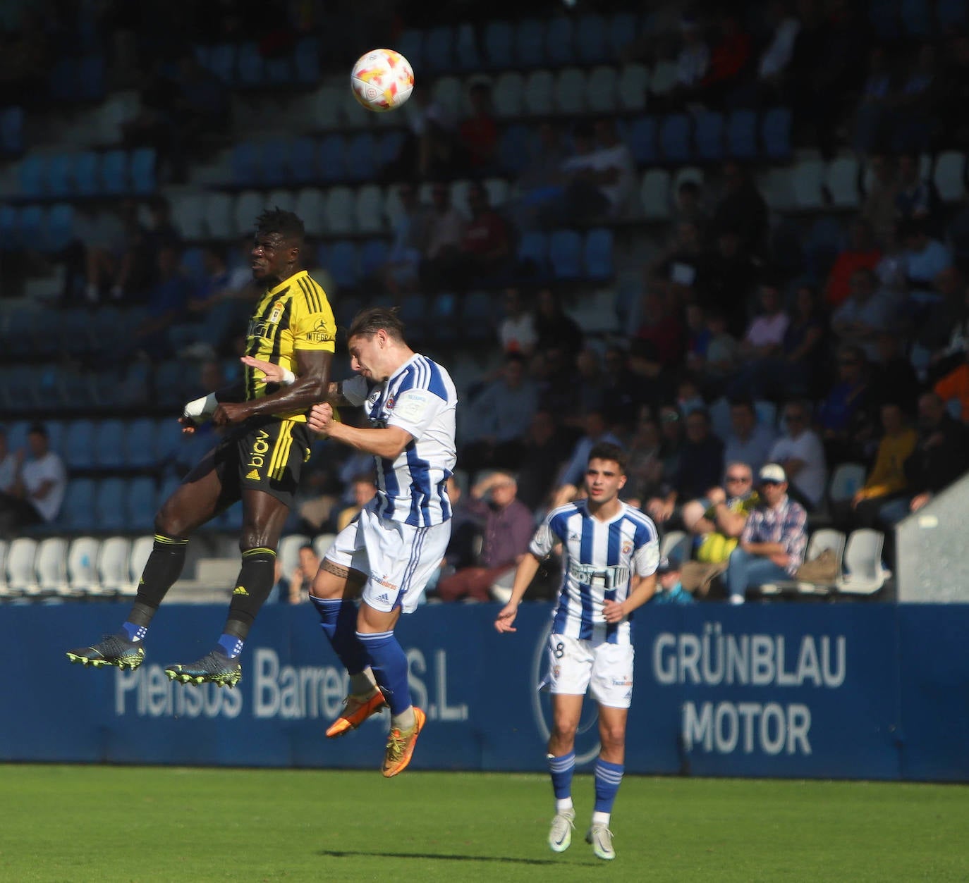 Fotos: Las mejores jugadas del Gimnástica-Real Oviedo