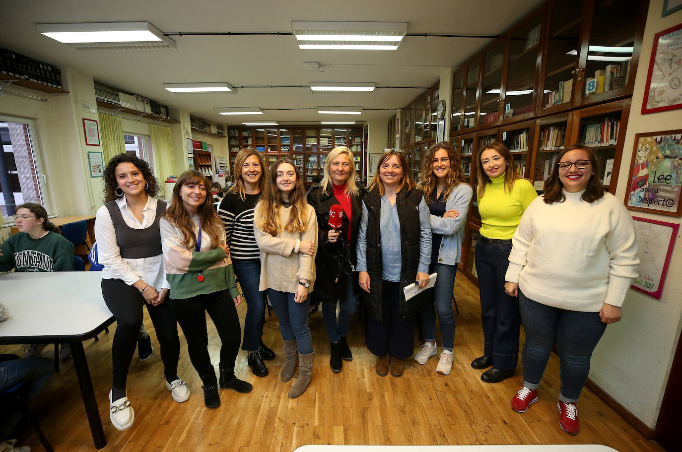Fotos: La Escuela de Periodismo se estrena en el IES La Ería
