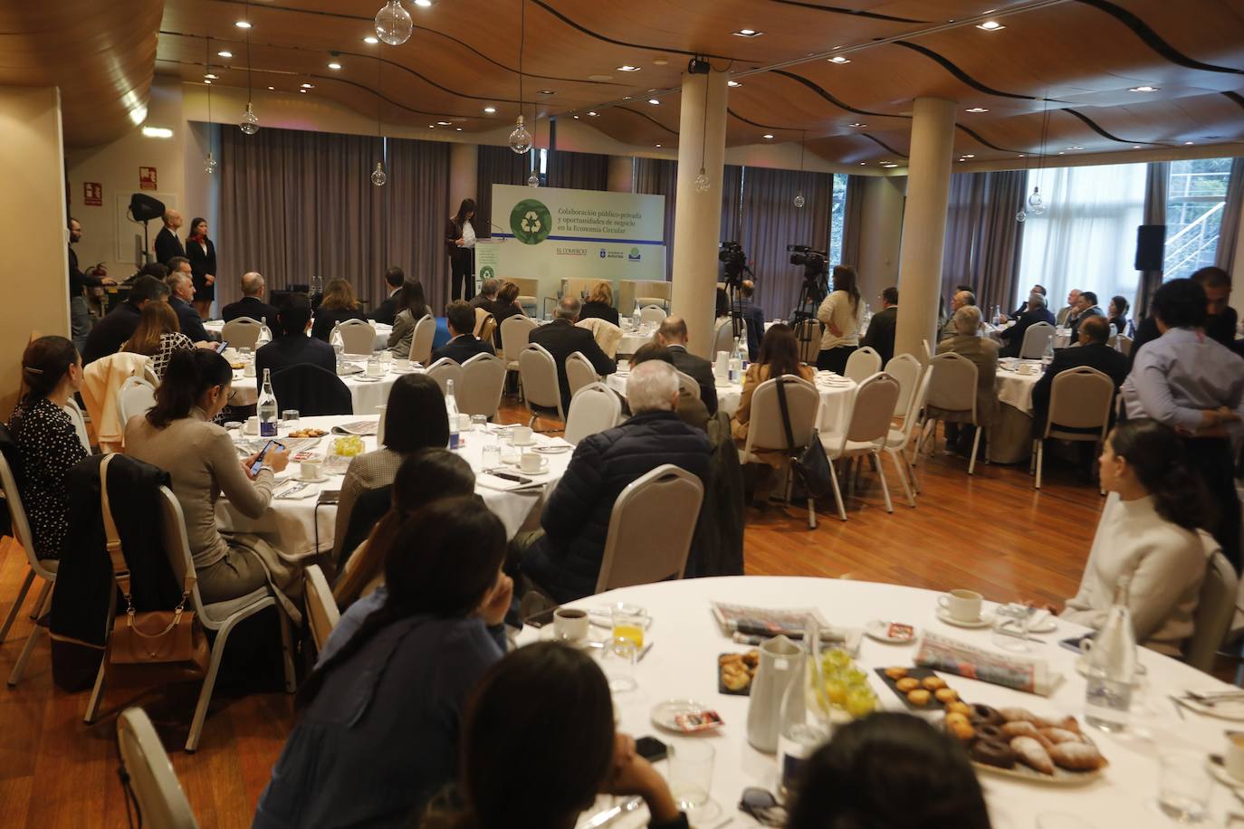 Fotos: Jornada &#039;Colaboración público-privada y oportunidades de negocio de la economía circular&#039;