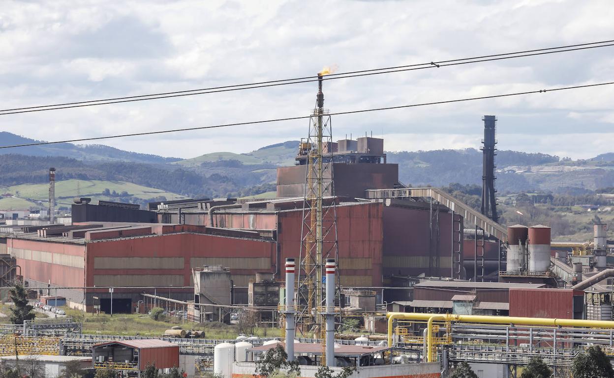 Acería de la factoría de ArcelorMittal en Gijón. 