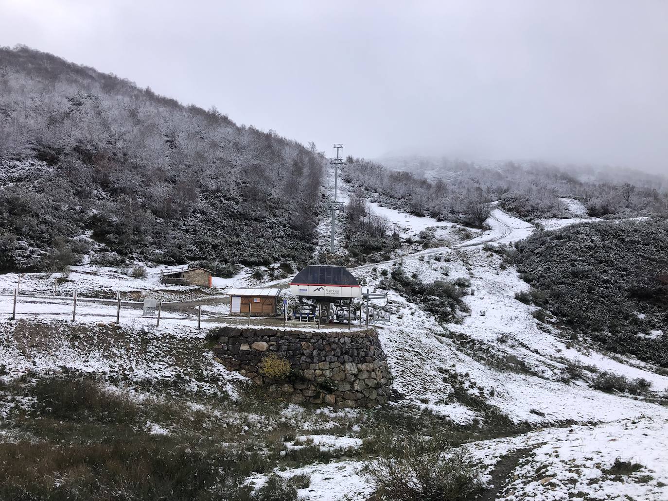 Fotos:Asturias luce las primeras nieves