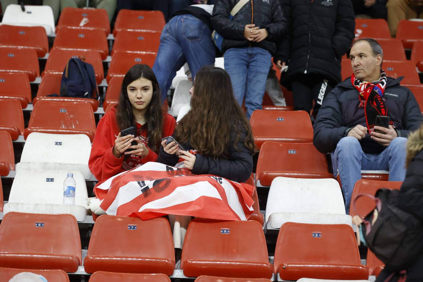 Fotos: ¿Estuviste en el Sporting - Leganés? ¡Búscate!