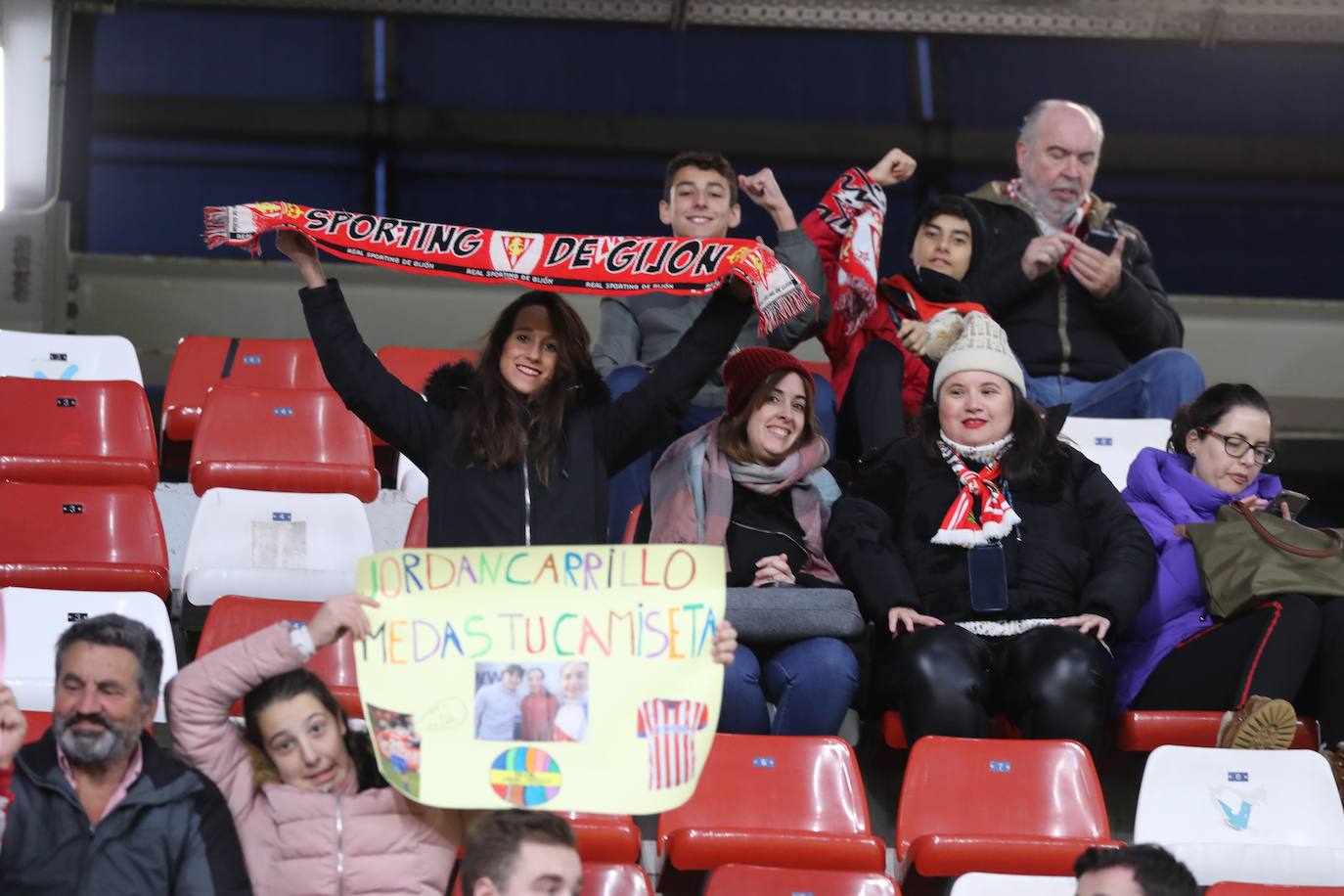 Fotos: ¿Estuviste en el Sporting - Leganés? ¡Búscate!