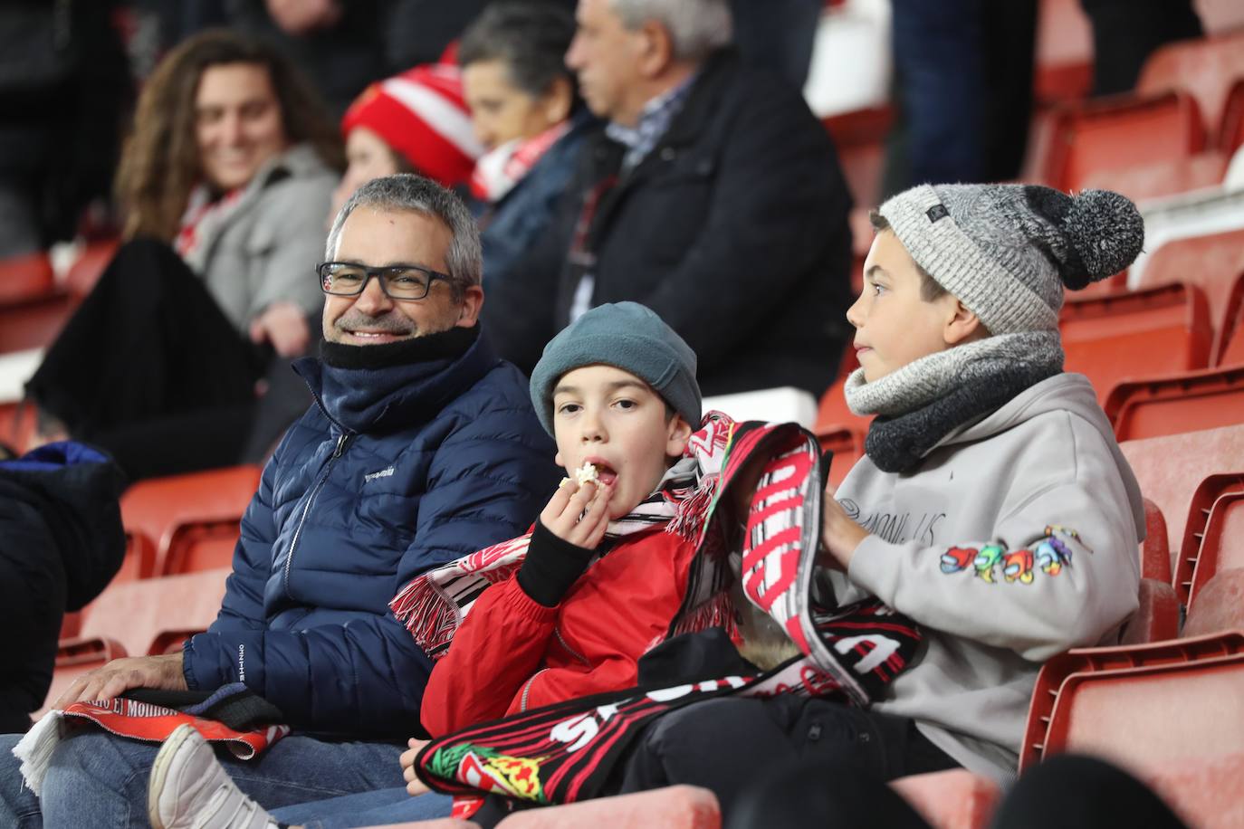 Fotos: ¿Estuviste en el Sporting - Leganés? ¡Búscate!