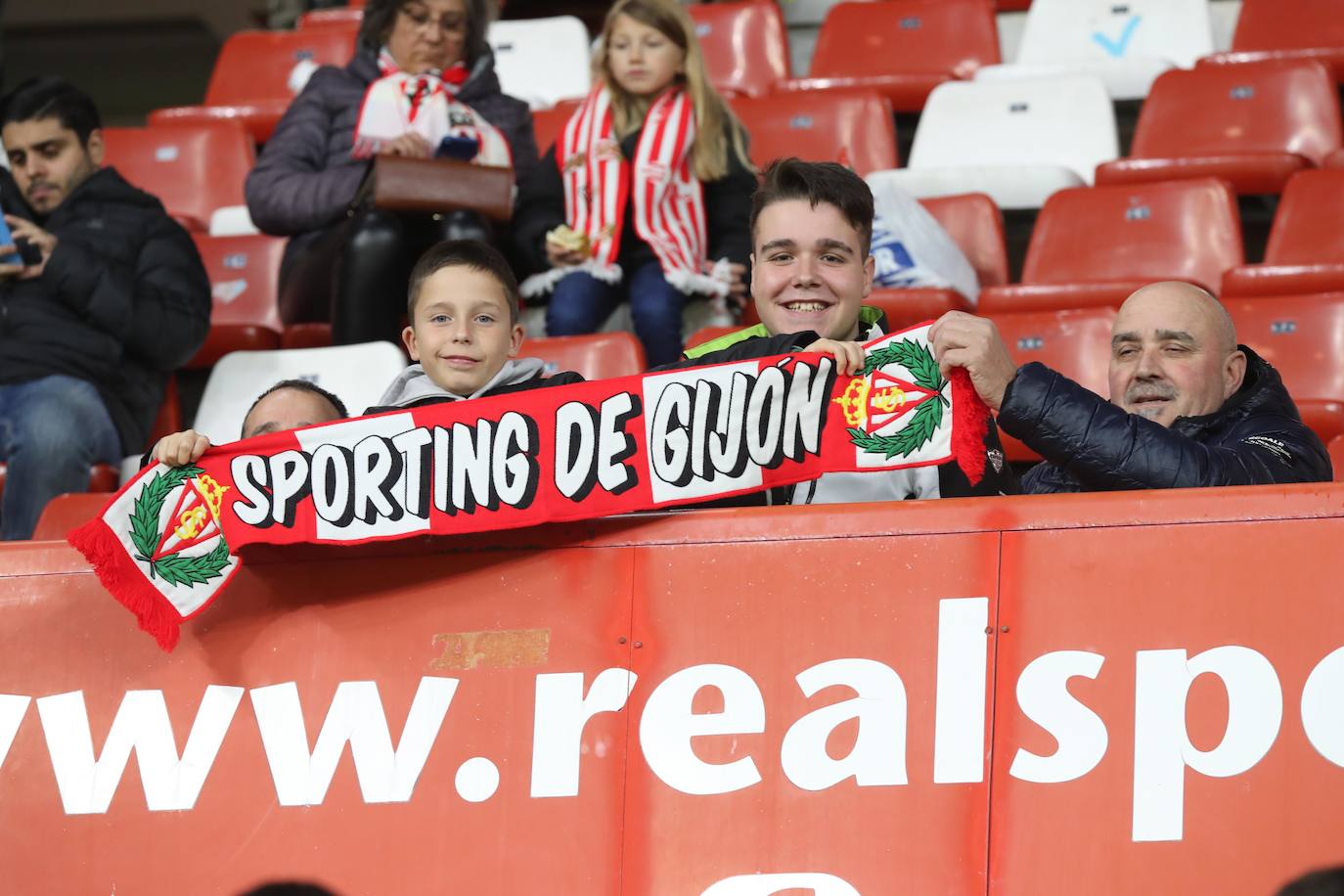 Fotos: ¿Estuviste en el Sporting - Leganés? ¡Búscate!