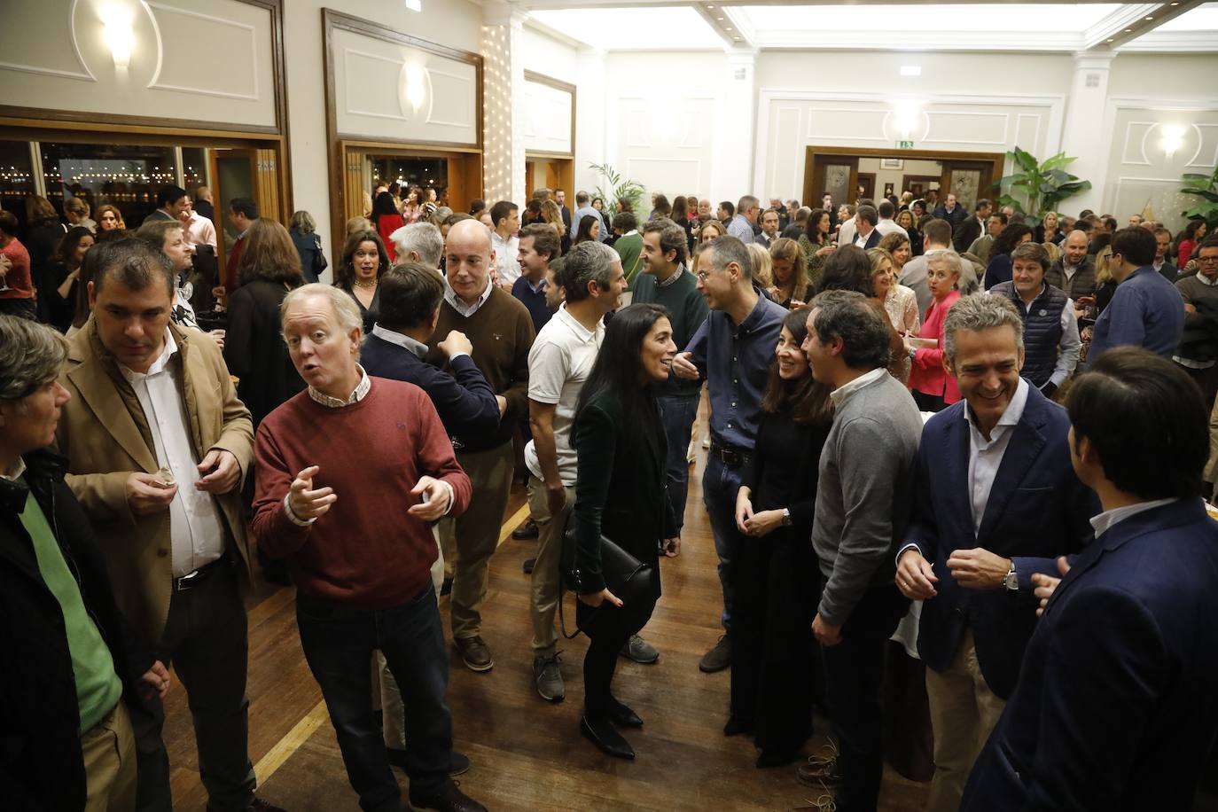 Fotos: Fiesta contra el cáncer en el Club de Regatas