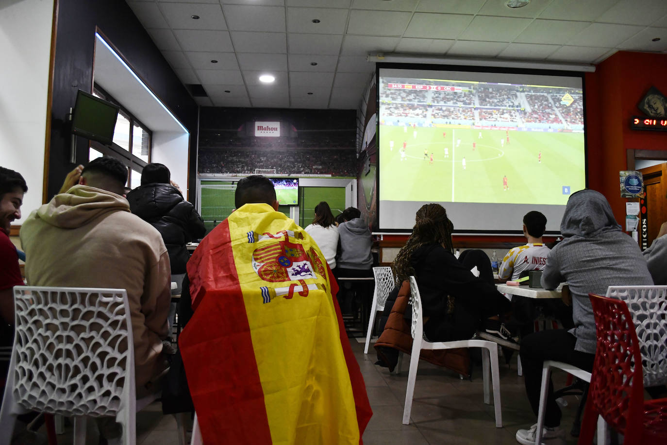 Fotos: Así se vivió en Asturias el debut de España en el Mundial