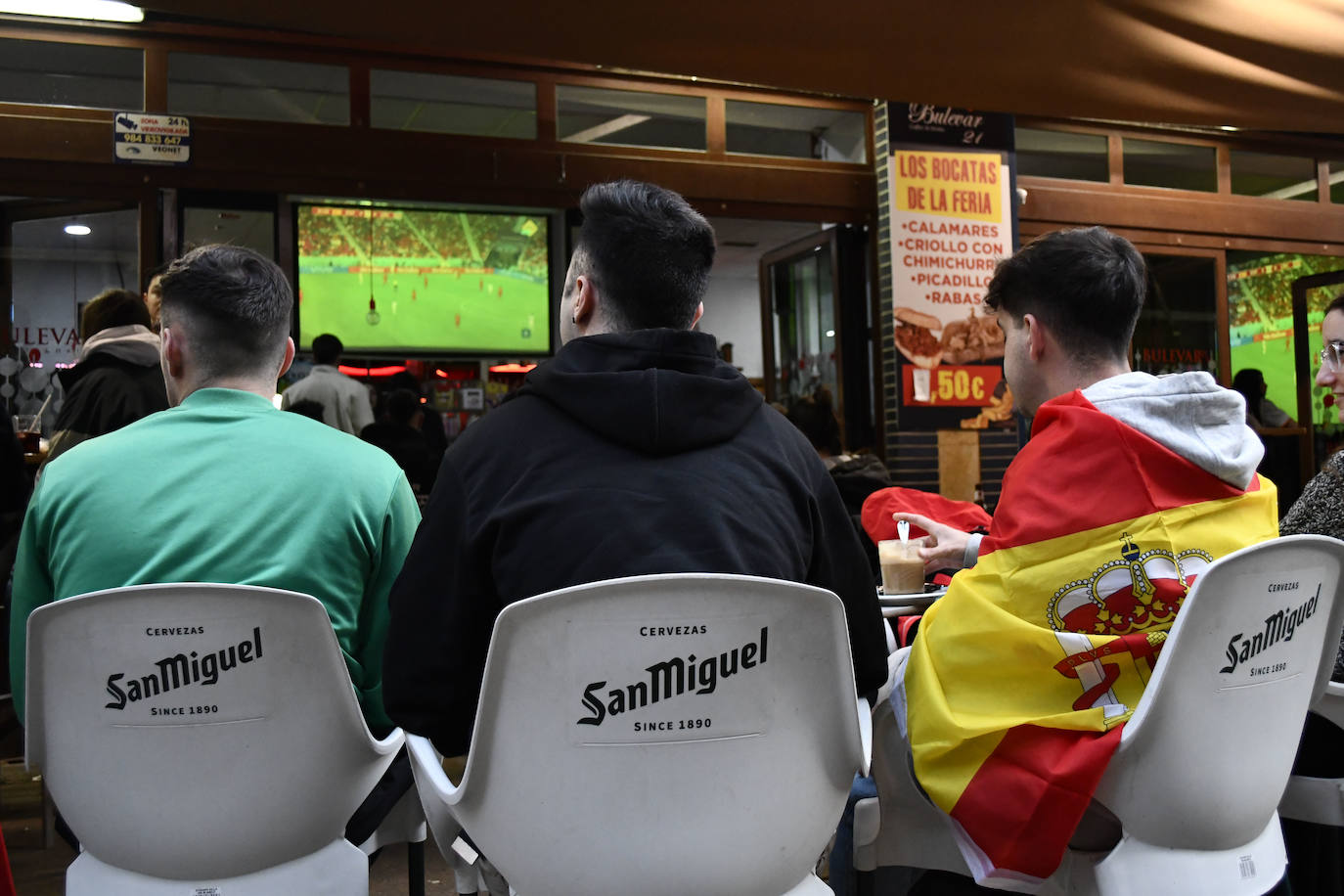 Fotos: Así se vivió en Asturias el debut de España en el Mundial