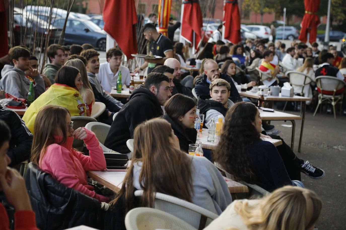 Fotos: Así se vivió en Asturias el debut de España en el Mundial