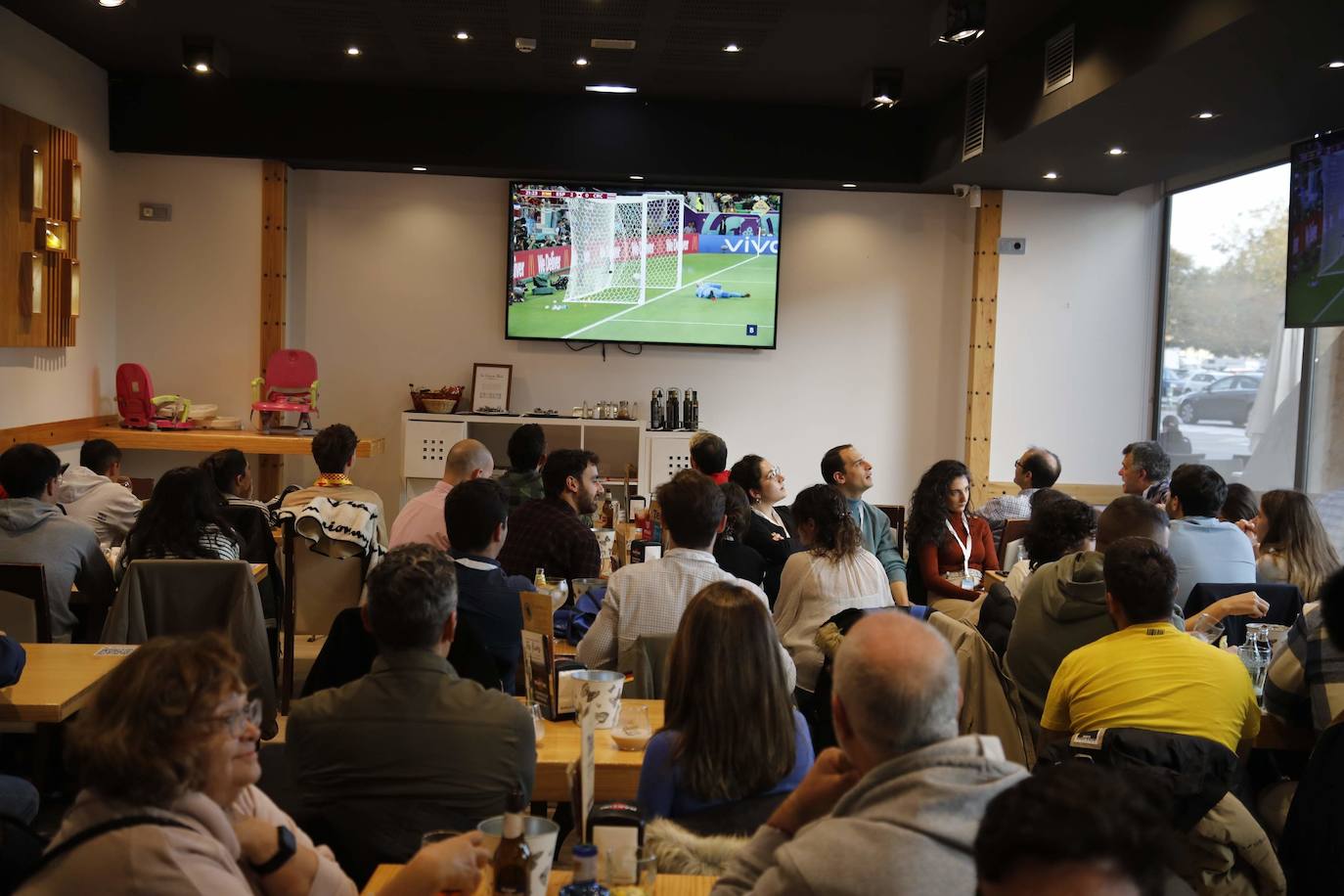 Fotos: Así se vivió en Asturias el debut de España en el Mundial