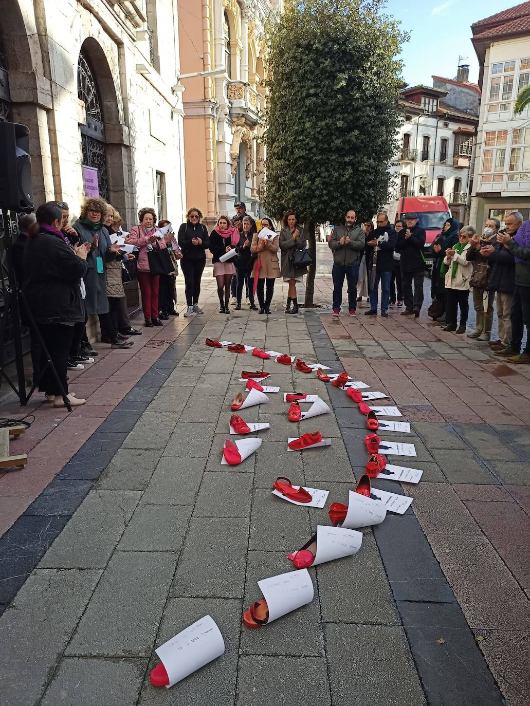 Fotos: Asturias se viste de morado contra la violencia de género