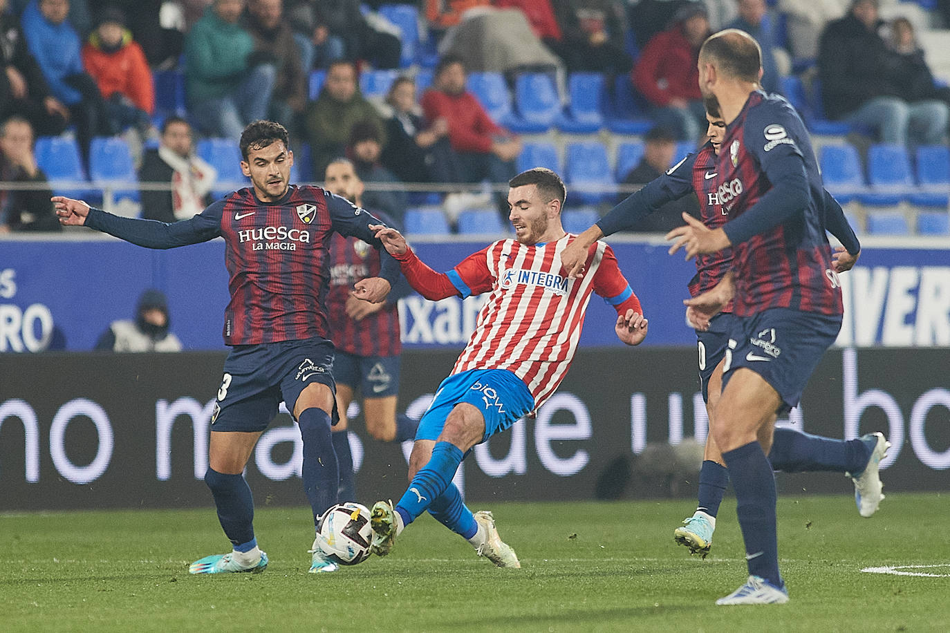 Fotos: Las mejores jugadas del Huesca-Sporting