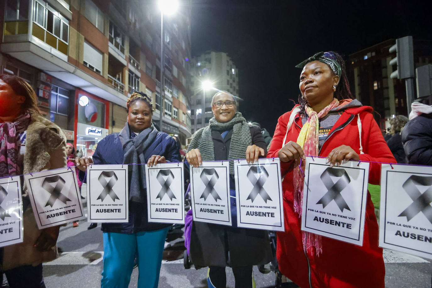 Fotos: Marcha por la igualdad en Avilés para erradicar la violencia de género