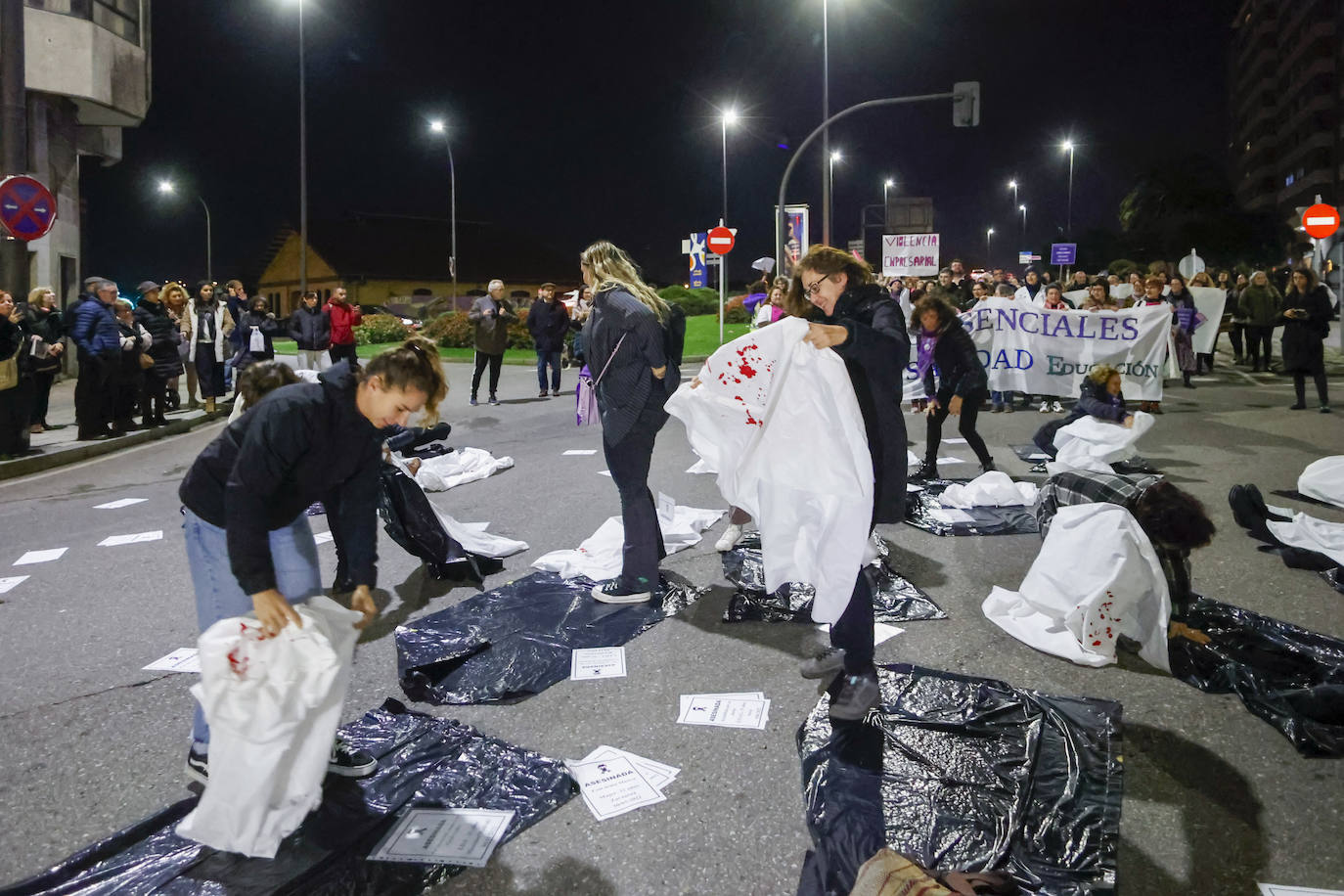 Fotos: Marcha por la igualdad en Avilés para erradicar la violencia de género