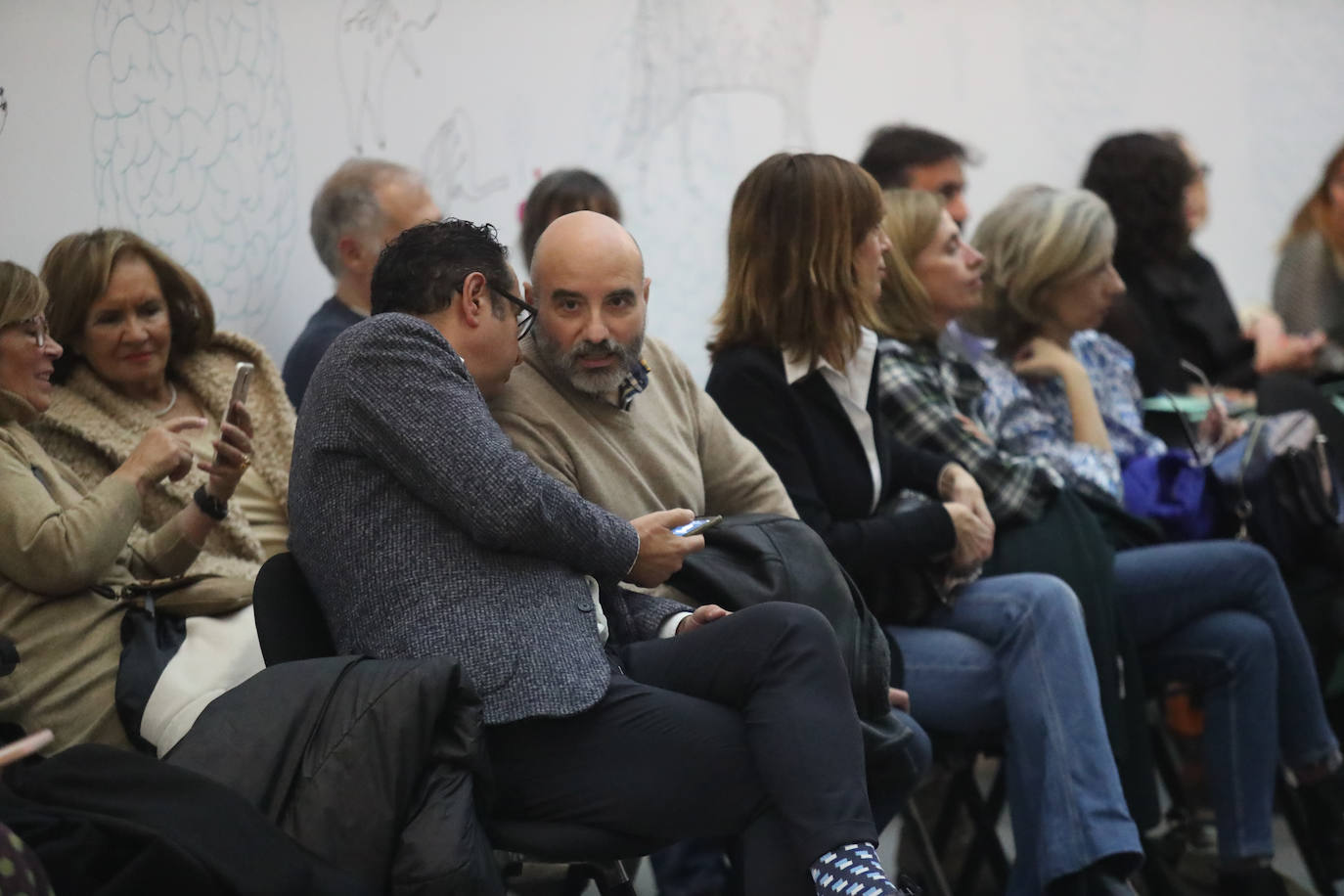 Fotos: Moda asturiana repleta de color y fantasía