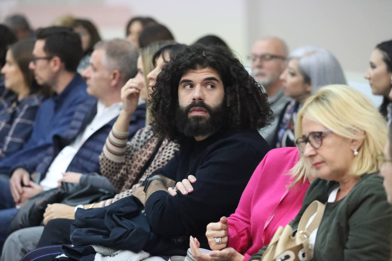 Fotos: Moda asturiana repleta de color y fantasía