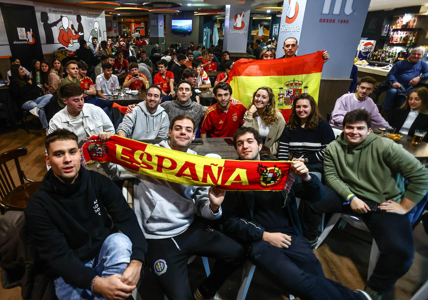 Fotos: Asturias anima a La Roja