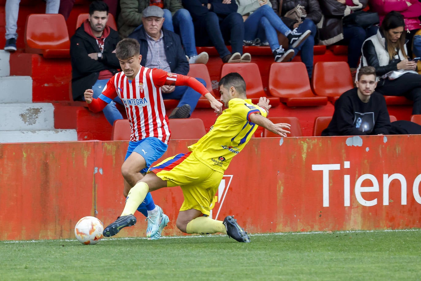 Fotos: Las mejores jugadas del Sporting B - Titánico