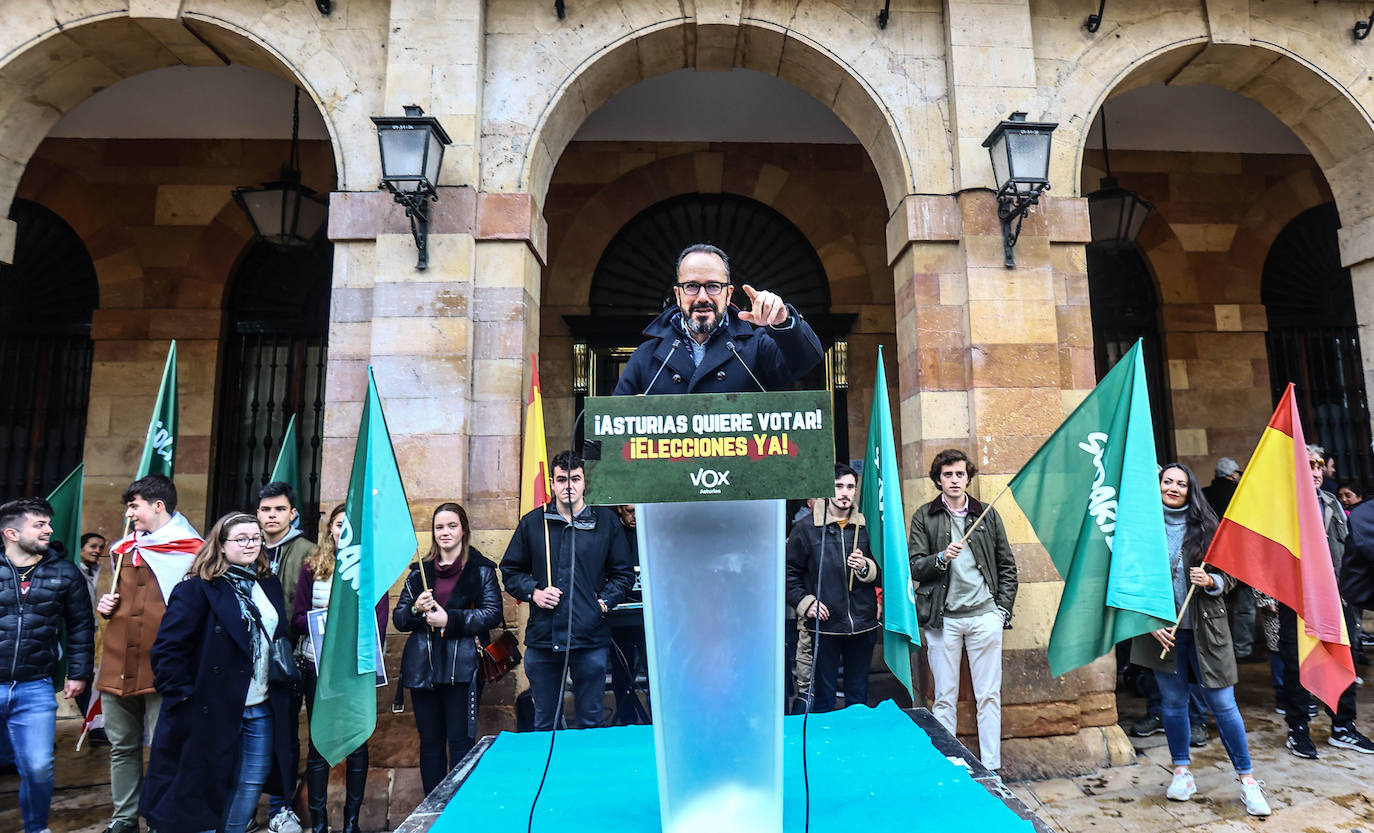 Fotos: Vox pide la dimisión de Sánchez: «Quiere una España arruinada y doblegada»