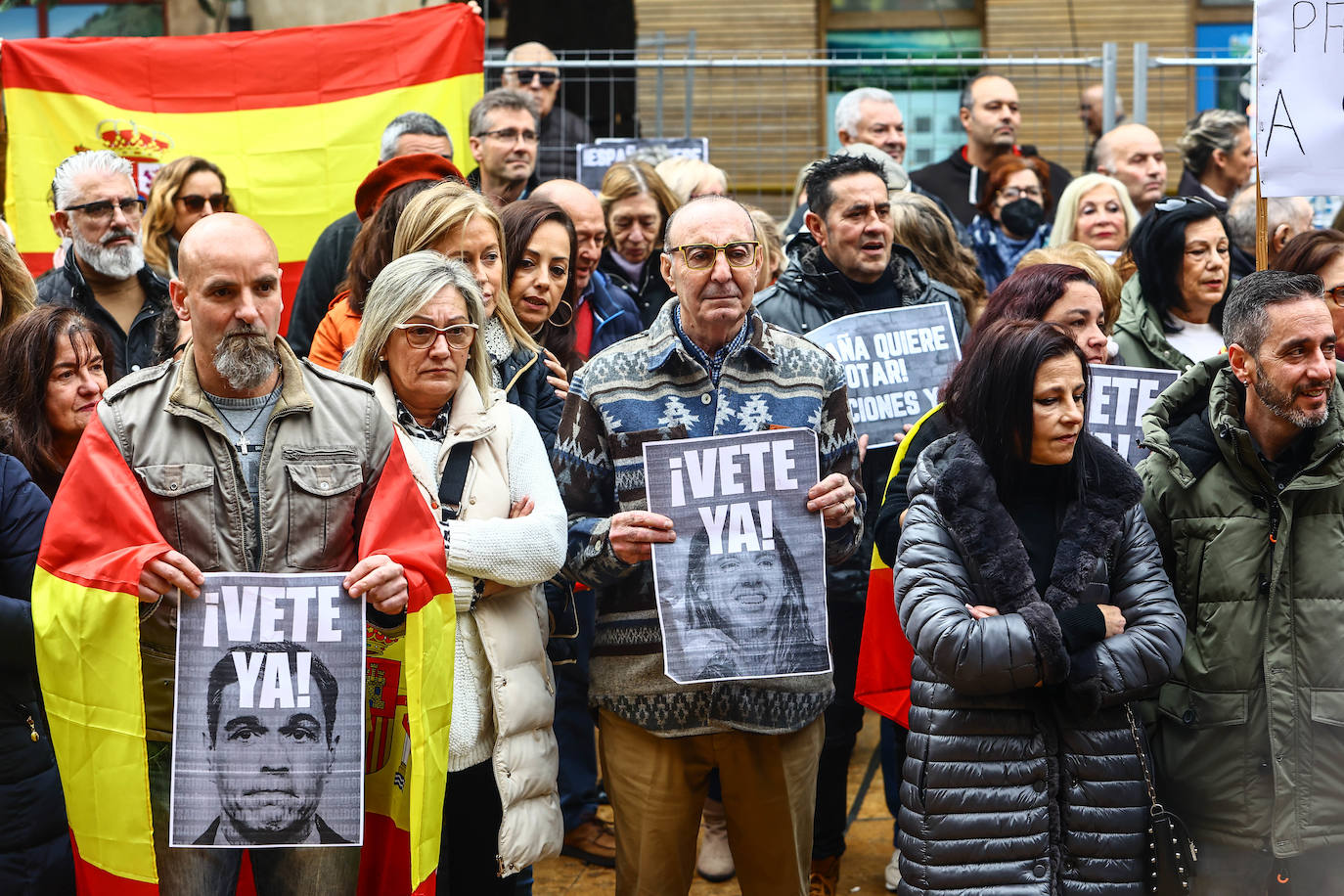 Fotos: Vox pide la dimisión de Sánchez: «Quiere una España arruinada y doblegada»