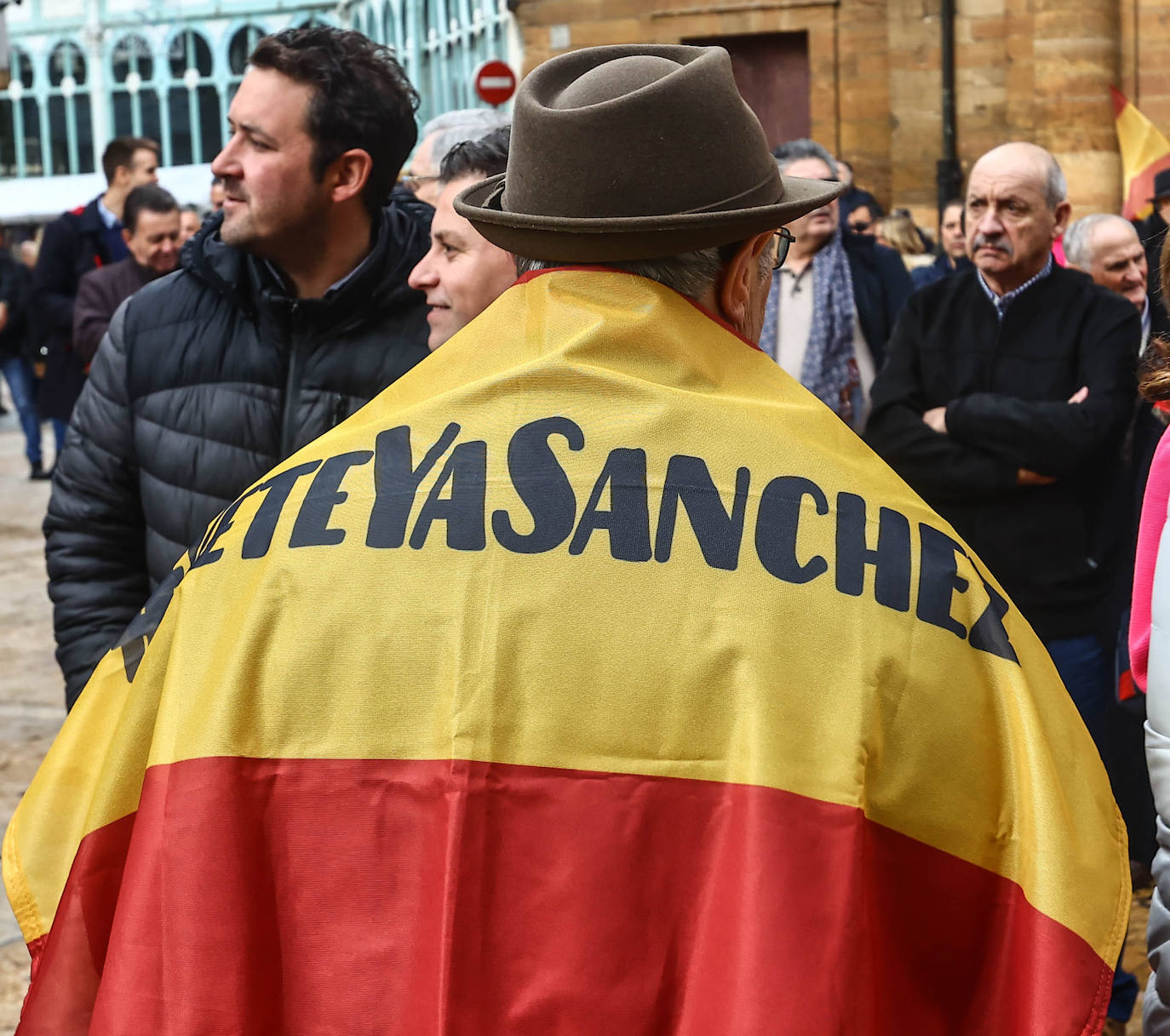 Fotos: Vox pide la dimisión de Sánchez: «Quiere una España arruinada y doblegada»