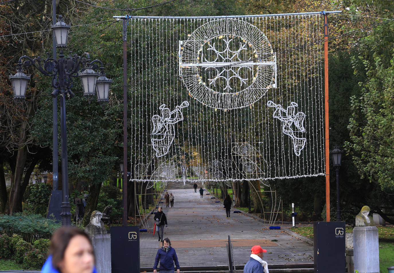 Fotos: Oviedo se viste de Navidad