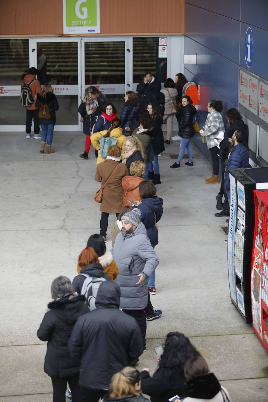 Fotos: Masivas oposiciones en Asturias para auxiliares educadores