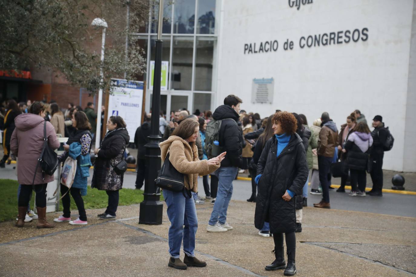 Fotos: Masivas oposiciones en Asturias para auxiliares educadores