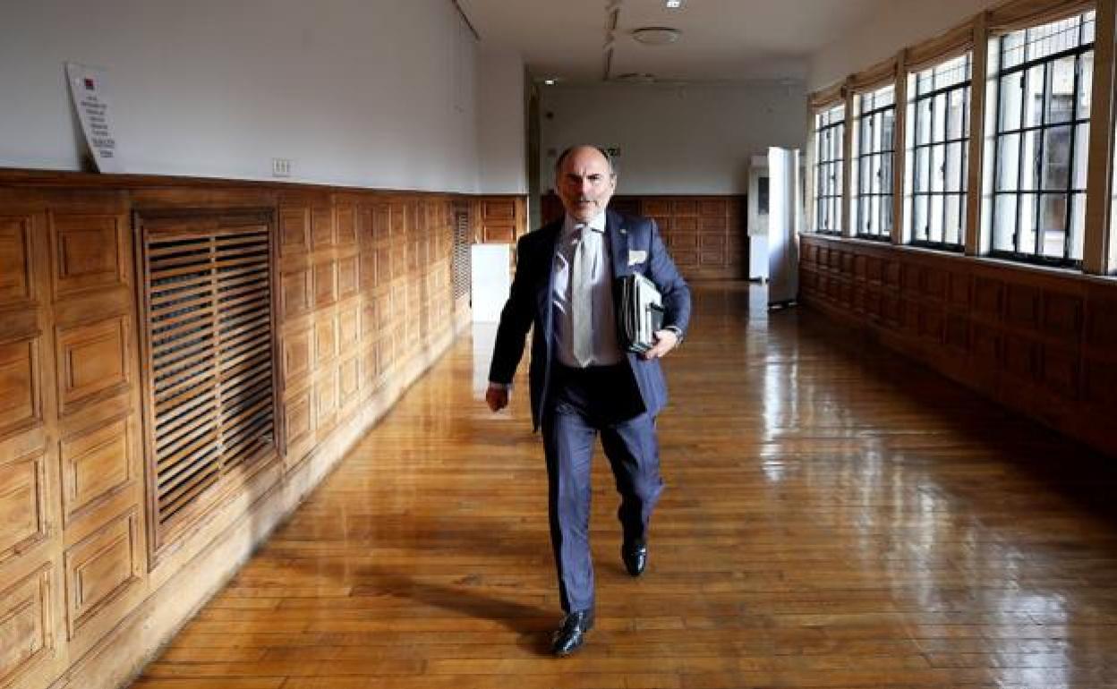 Ignacio Villaverde, rector de la Universidad de Oviedo