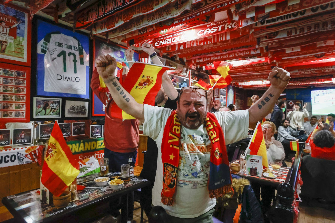 Fotos: Así se ha vivido el Japón - España desde Asturias
