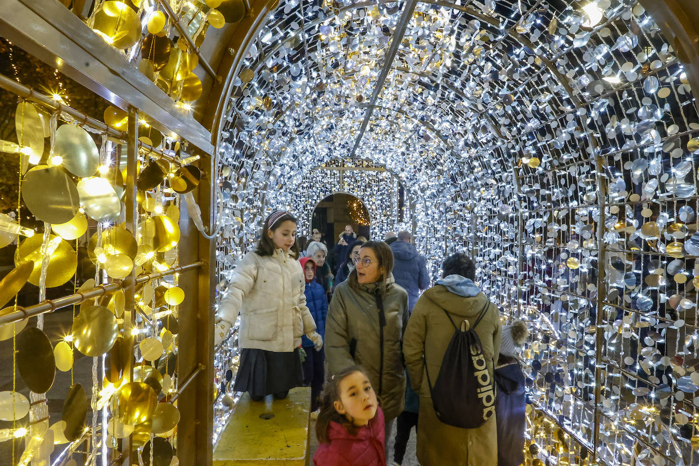 Fotos: Gijón estrena su alumbrado de Navidad más llamativo y deslumbrante