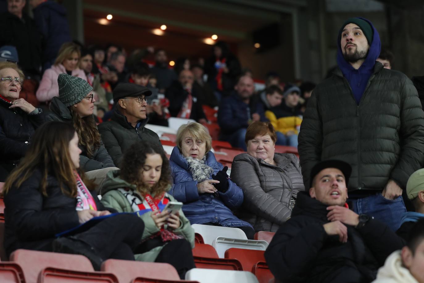 Fotos: ¿Estuviste en el Sporting - Las Palmas? ¡Búscate!