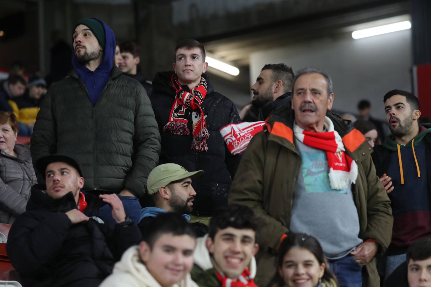 Fotos: ¿Estuviste en el Sporting - Las Palmas? ¡Búscate!