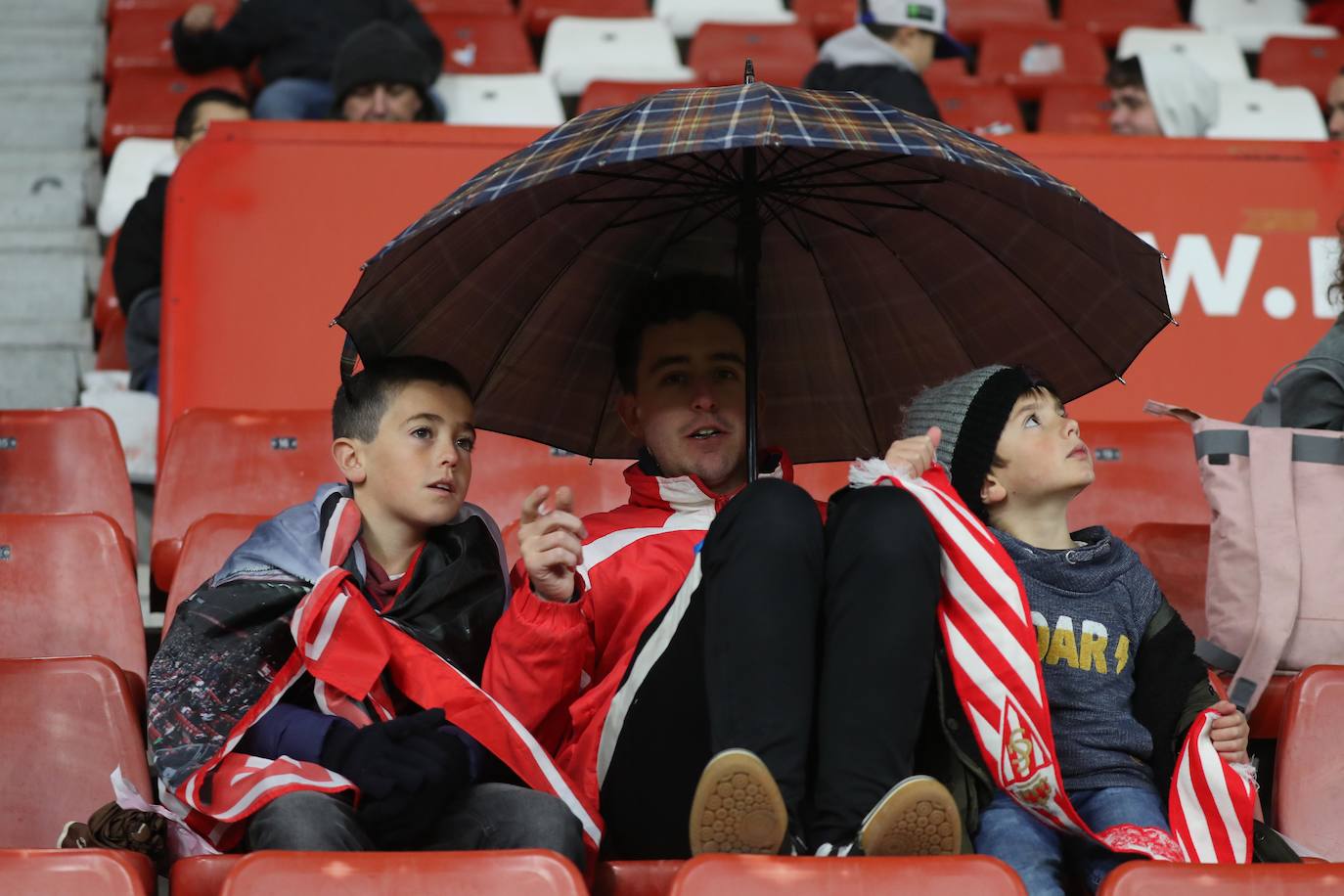 Fotos: ¿Estuviste en el Sporting - Las Palmas? ¡Búscate!