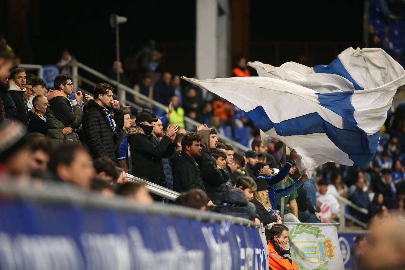 Fotos: ¿Estuviste en el Real Oviedo - Las Palmas? ¡Búscate!