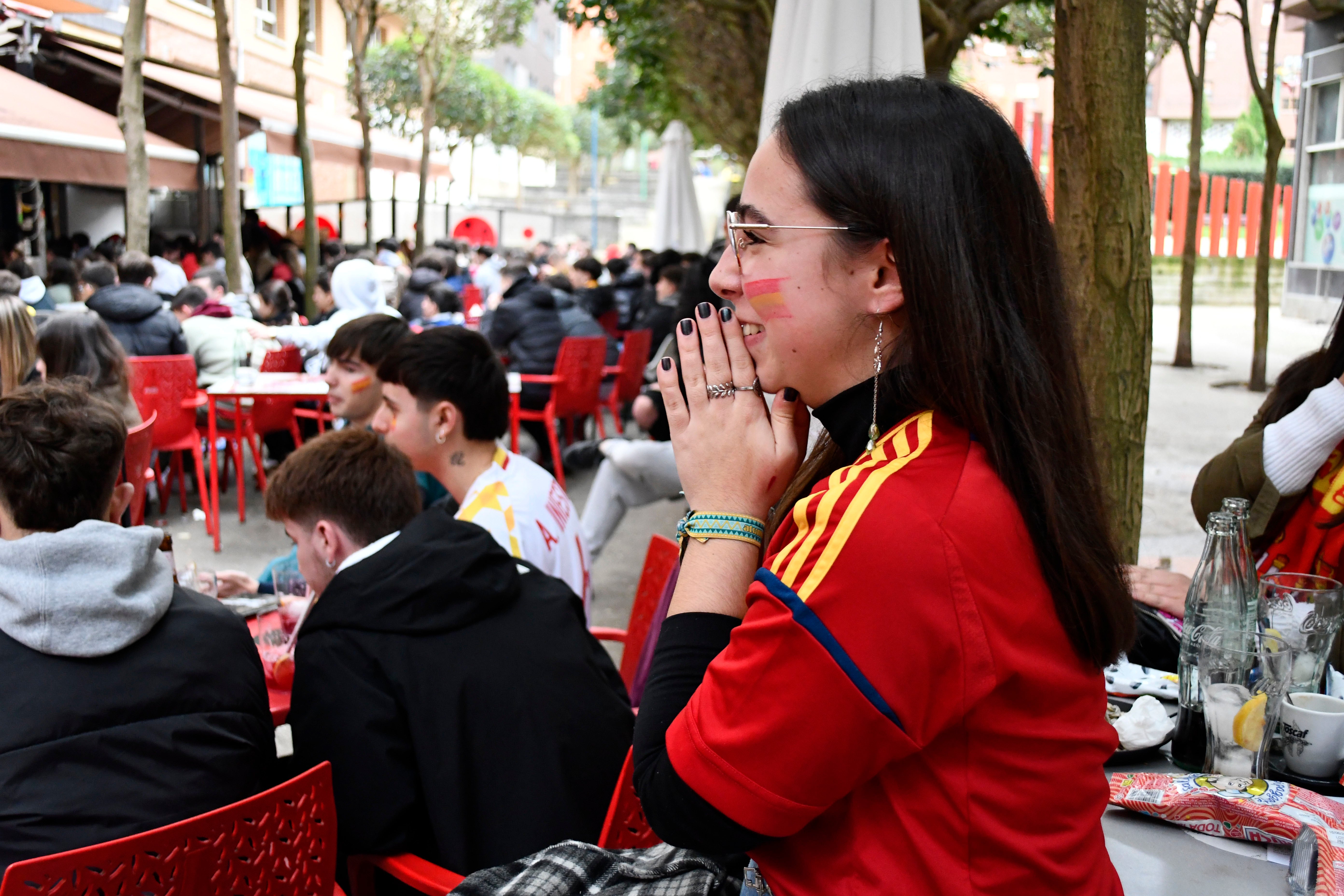 Fotos: Una decepción sin límite entre la afición asturiana