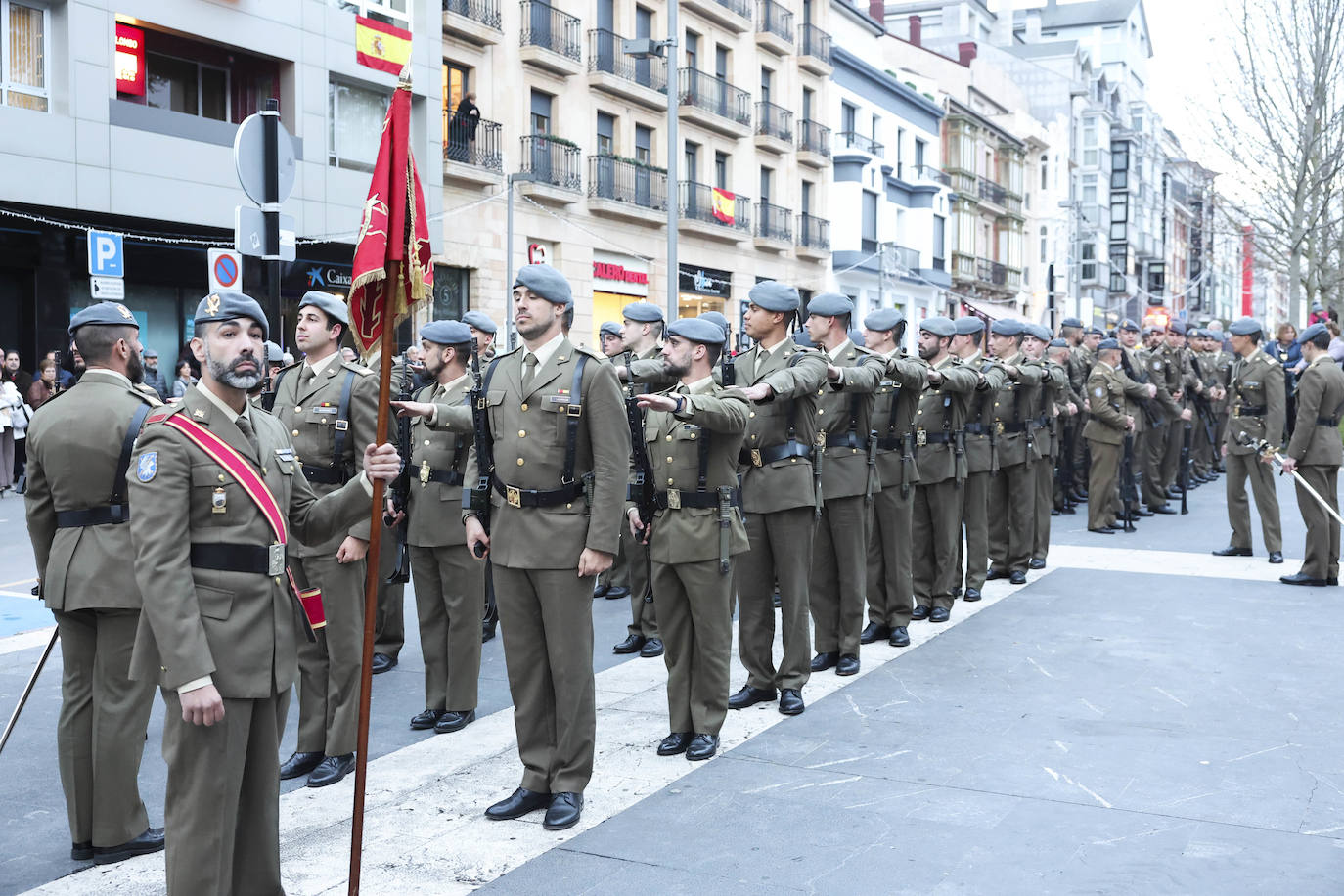 Fotos: Entrega de la Medalla de Oro al Regimiento «Príncipe» número 3 en Siero