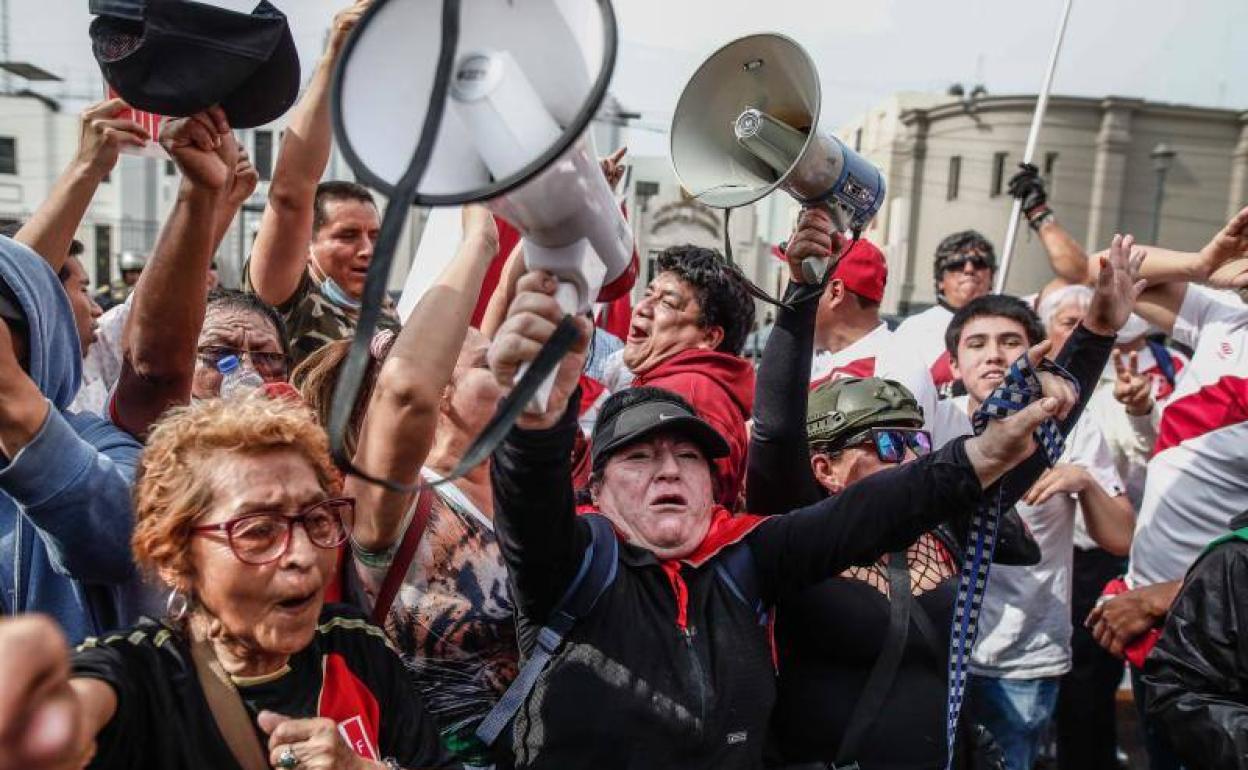 Lima vive tranquila el golpe de estado más extraño en la historia de la ciudad