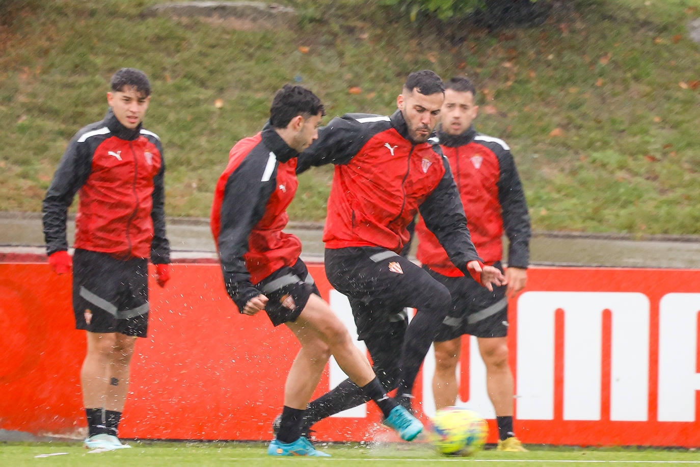 Fotos: Entrenamiento del Sporting (09/12/22)