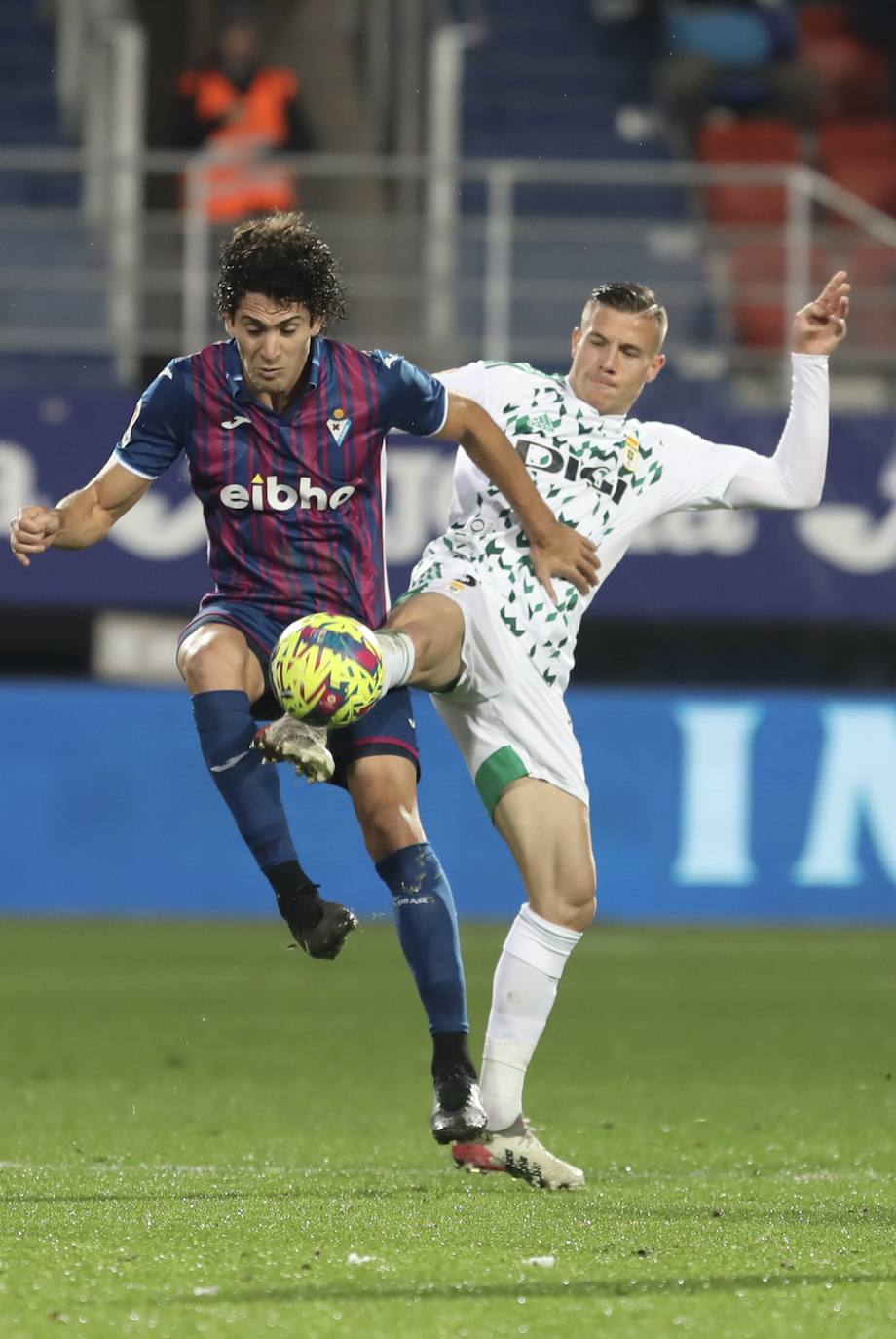 Fotos: Las mejores jugadas del Eibar - Real Oviedo
