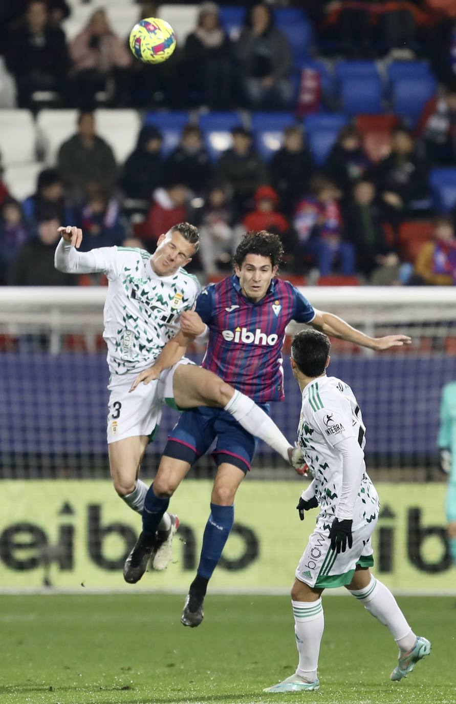 Fotos: Las mejores jugadas del Eibar - Real Oviedo