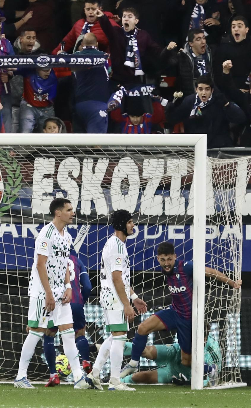 Fotos: Las mejores jugadas del Eibar - Real Oviedo