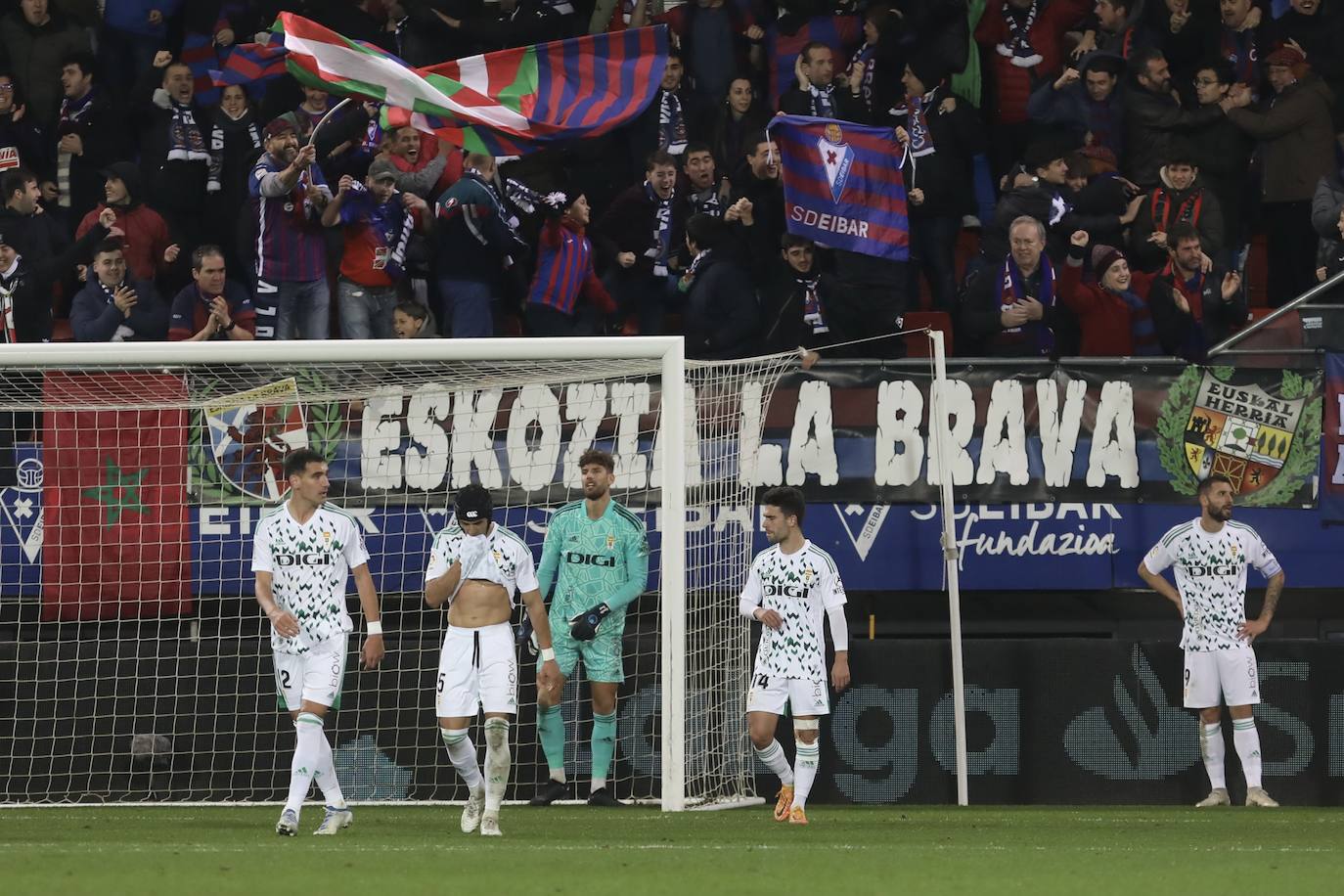 Fotos: Las mejores jugadas del Eibar - Real Oviedo